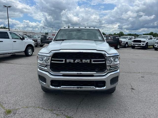 2024 RAM Ram 3500 Chassis Cab RAM 3500 TRADESMAN CREW CAB CHASSIS 4X4 60 CA