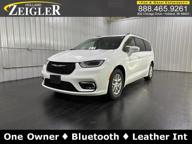 2022 Chrysler Pacifica Touring L for sale in Holland, MI