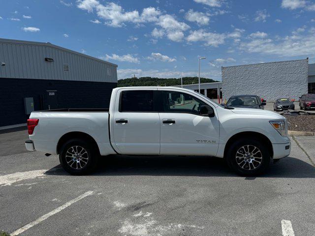 2023 Nissan Titan Crew Cab SV 4x2