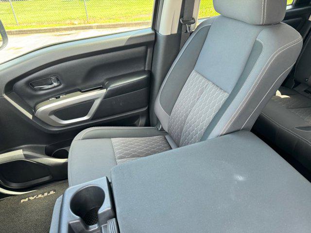 2023 Nissan Titan Crew Cab SV 4x2