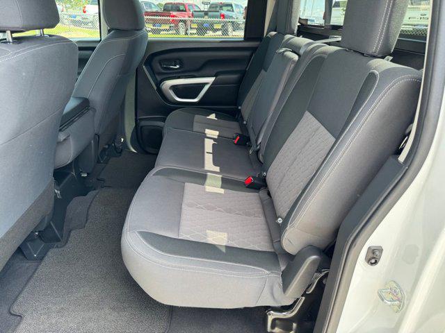 2023 Nissan Titan Crew Cab SV 4x2