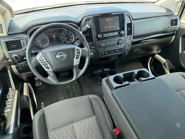 2023 Nissan Titan Crew Cab SV 4x2