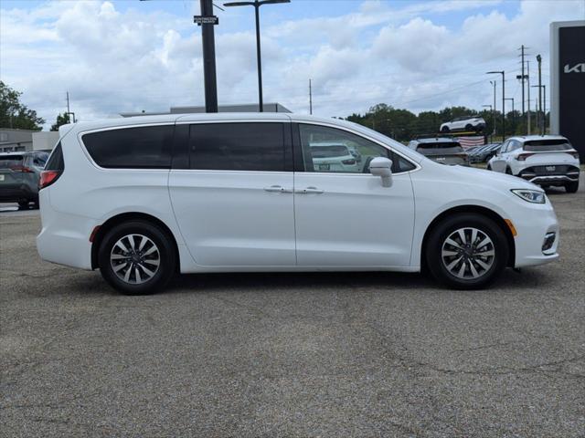 2022 Chrysler Pacifica Hybrid Touring L