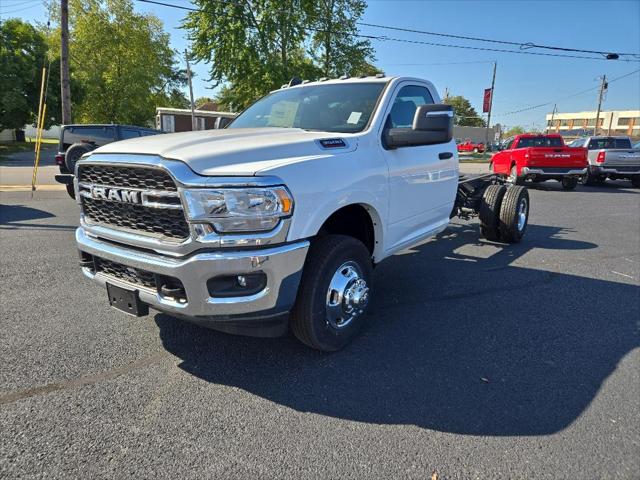 2023 RAM 3500 Chassis Tradesman/SLT