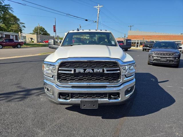 2023 RAM 3500 Chassis Tradesman/SLT