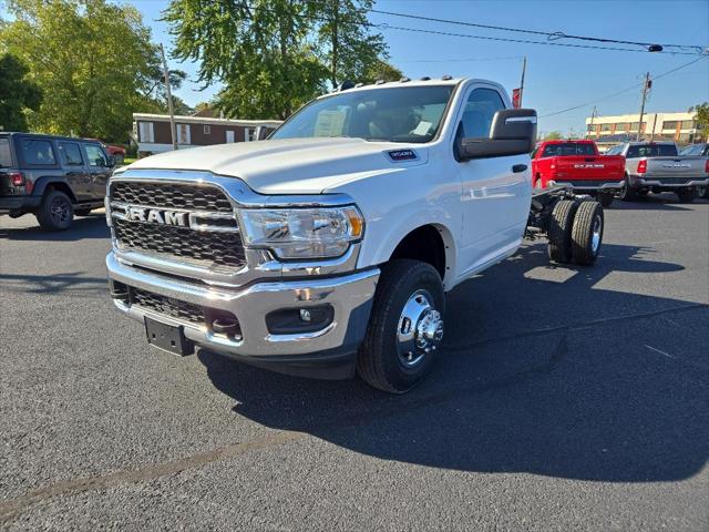 2023 RAM 3500 Chassis Tradesman/SLT