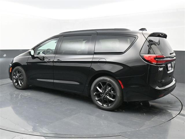 2024 Chrysler Pacifica PACIFICA TOURING L