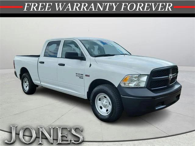 2024 RAM Ram 1500 Classic RAM 1500 CLASSIC TRADESMAN CREW CAB 4X4 64 BOX