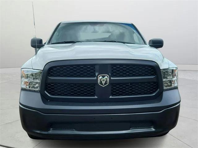 2024 RAM Ram 1500 Classic RAM 1500 CLASSIC TRADESMAN CREW CAB 4X4 64 BOX