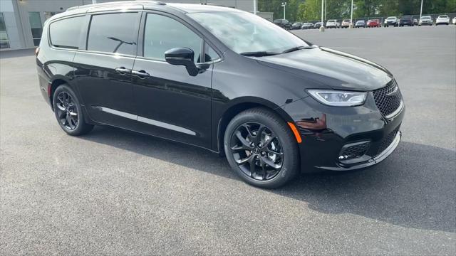 2024 Chrysler Pacifica PACIFICA TOURING L