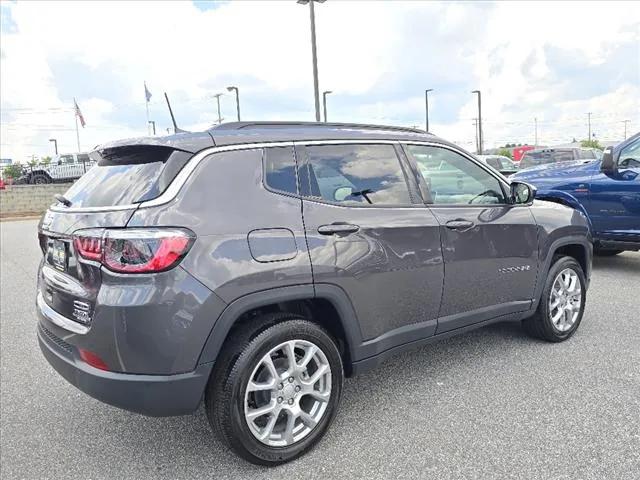 2024 Jeep Compass COMPASS LATITUDE LUX 4X4