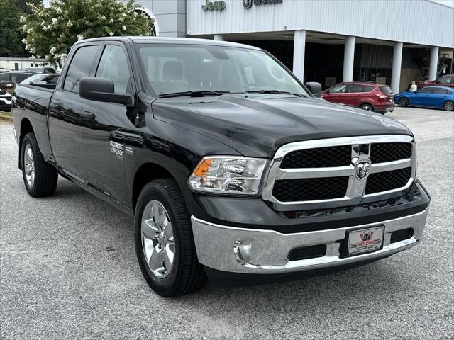 2024 RAM Ram 1500 Classic RAM 1500 CLASSIC TRADESMAN CREW CAB 4X4 64 BOX