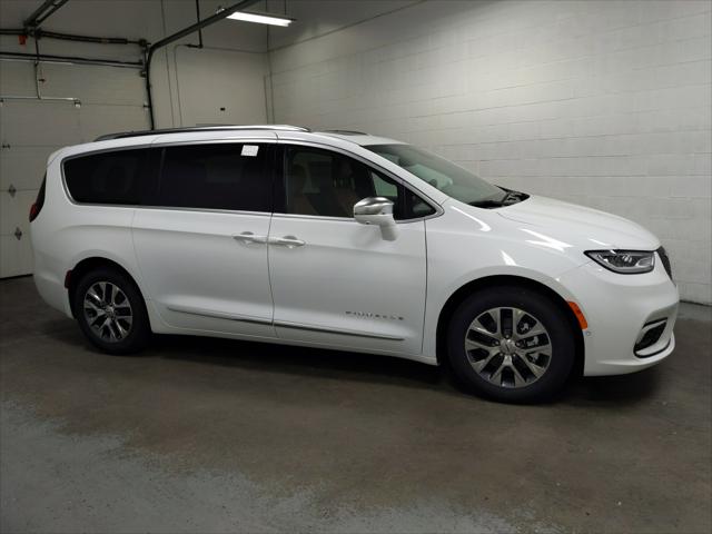 2024 Chrysler Pacifica Hybrid PACIFICA PLUG-IN HYBRID PINNACLE