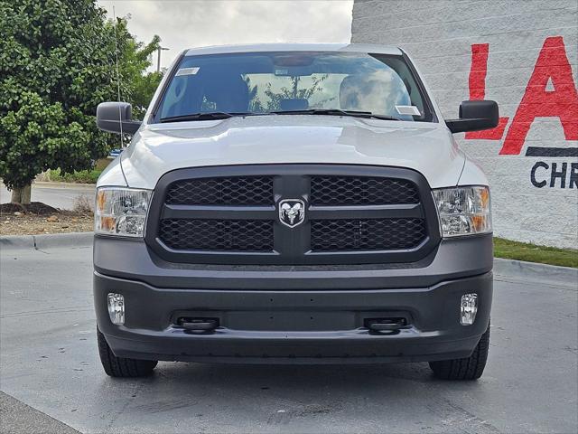 2024 RAM Ram 1500 Classic RAM 1500 CLASSIC TRADESMAN CREW CAB 4X4 64 BOX