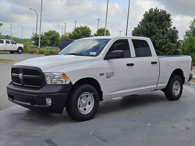 2024 RAM Ram 1500 Classic RAM 1500 CLASSIC TRADESMAN CREW CAB 4X4 64 BOX