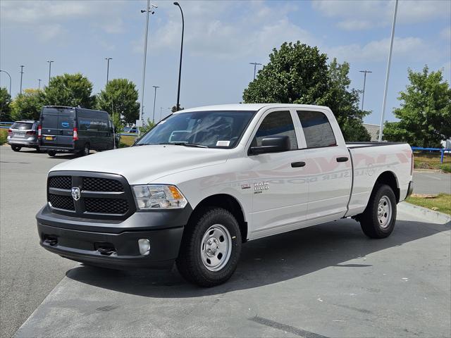 2024 RAM Ram 1500 Classic RAM 1500 CLASSIC TRADESMAN CREW CAB 4X4 64 BOX