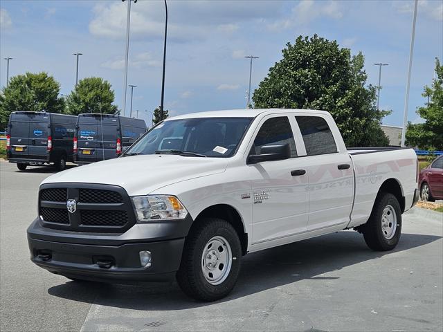 2024 RAM Ram 1500 Classic RAM 1500 CLASSIC TRADESMAN CREW CAB 4X4 64 BOX