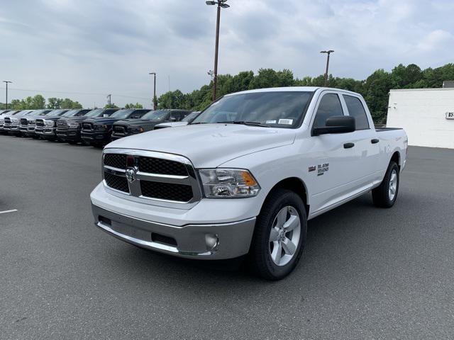 2024 RAM Ram 1500 Classic RAM 1500 CLASSIC TRADESMAN CREW CAB 4X4 64 BOX