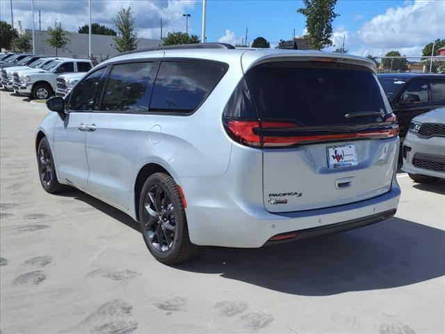 2024 Chrysler Pacifica PACIFICA TOURING L