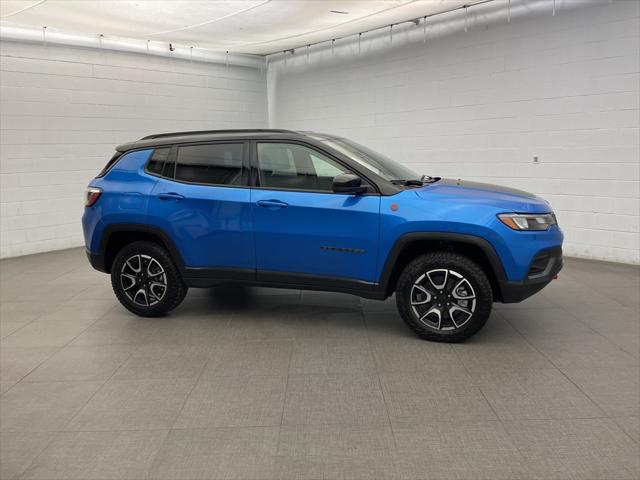 2024 Jeep Compass COMPASS TRAILHAWK 4X4