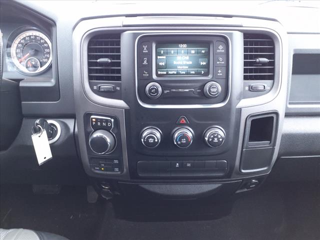 2017 Ram 1500 Express Quad Cab 4x4 6'4" Box