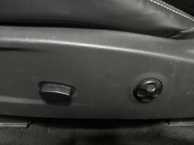 2011 Dodge Challenger Base