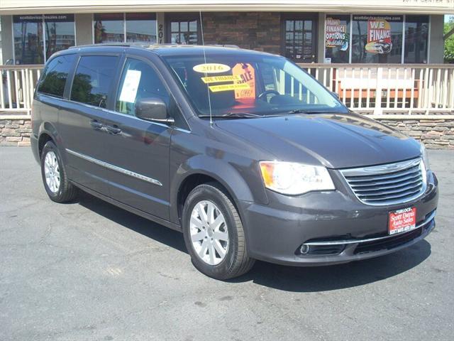 2016 Chrysler Town & Country Touring for sale in Turlock, CA