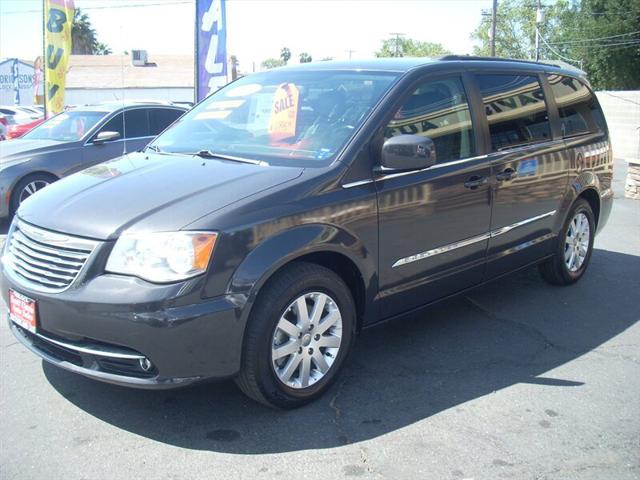 2016 Chrysler Town & Country Touring