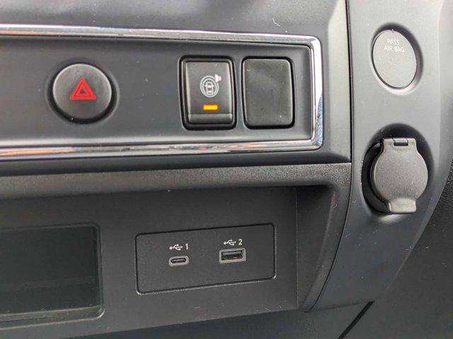 2023 Nissan Titan Crew Cab SV 4x4