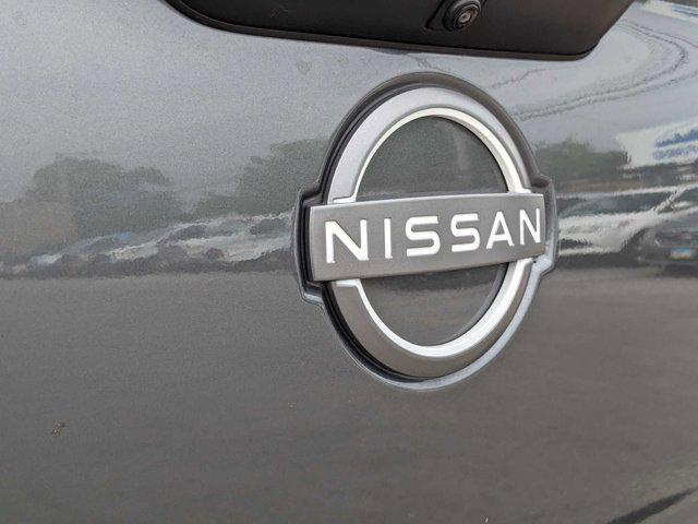 2023 Nissan Titan Crew Cab SV 4x4