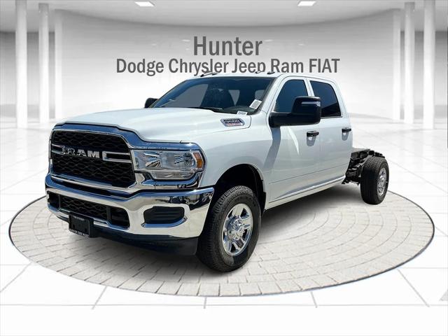 2024 RAM Ram 3500 Chassis Cab RAM 3500 TRADESMAN CREW CAB CHASSIS 4X4 60 CA 2024 RAM Ram 3500 Chassis Cab RAM 3500 TRADESMAN CREW CAB CHASSIS 4X4 60 CA
