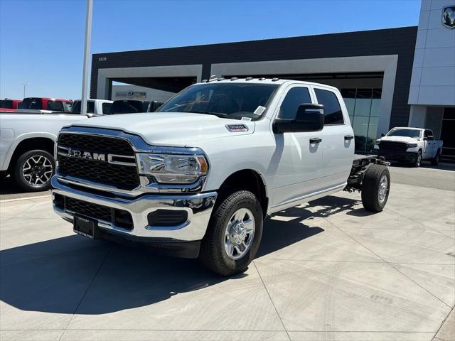 2024 RAM Ram 3500 Chassis Cab RAM 3500 TRADESMAN CREW CAB CHASSIS 4X4 60 CA 2024 RAM Ram 3500 Chassis Cab RAM 3500 TRADESMAN CREW CAB CHASSIS 4X4 60 CA