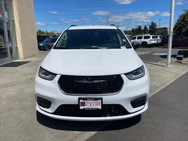 2024 Chrysler Pacifica Hybrid PACIFICA PLUG-IN HYBRID ROAD TRIPPER