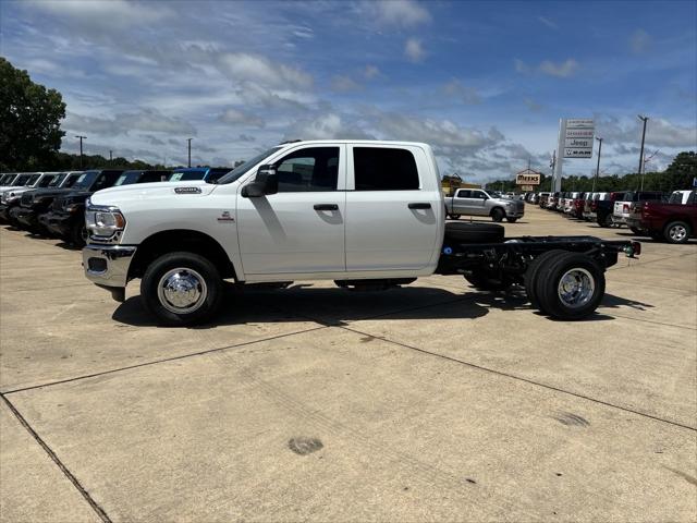 2024 RAM Ram 3500 Chassis Cab RAM 3500 TRADESMAN CREW CAB CHASSIS 4X4 60 CA