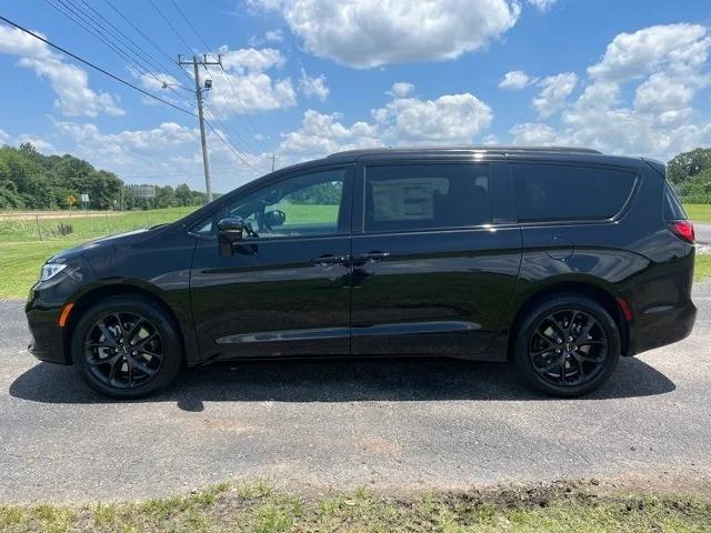 2024 Chrysler Pacifica PACIFICA TOURING L AWD