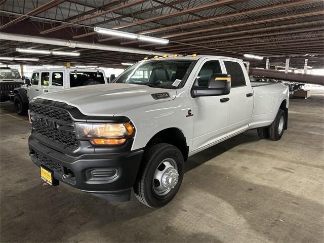 2024 RAM Ram 3500 RAM 3500 TRADESMAN CREW CAB 4X4 8 BOX