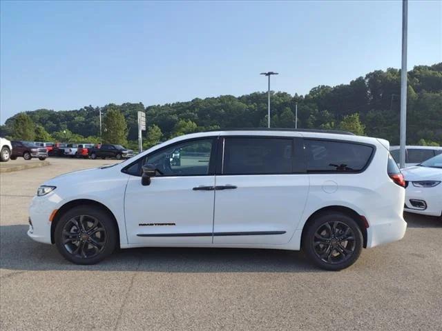 2024 Chrysler Pacifica PACIFICA TOURING L AWD