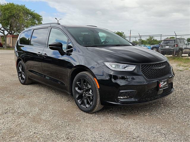 2024 Chrysler Pacifica PACIFICA TOURING L