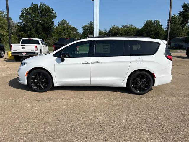 2024 Chrysler Pacifica PACIFICA TOURING L