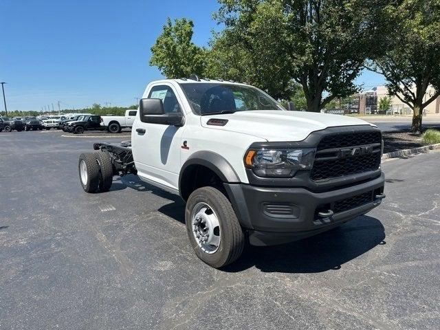 2024 RAM Ram 5500 Chassis Cab RAM 5500 TRADESMAN CHASSIS REGULAR CAB 4X4 84 CA 2024 RAM Ram 5500 Chassis Cab RAM 5500 TRADESMAN CHASSIS REGULAR CAB 4X4 84 CA