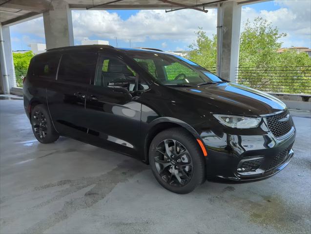 2024 Chrysler Pacifica PACIFICA LIMITED AWD