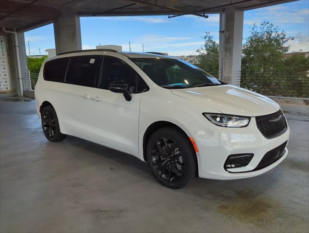 2024 Chrysler Pacifica PACIFICA LIMITED AWD