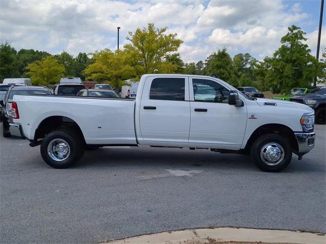 2024 RAM Ram 3500 RAM 3500 TRADESMAN CREW CAB 4X4 8 BOX