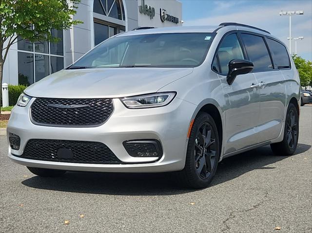 2024 Chrysler Pacifica PACIFICA TOURING L