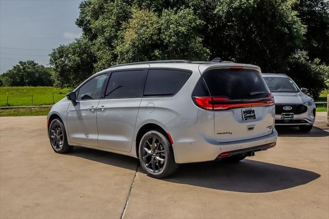 2024 Chrysler Pacifica PACIFICA LIMITED AWD