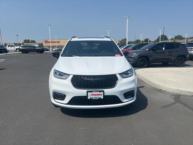 2024 Chrysler Pacifica PACIFICA LIMITED AWD