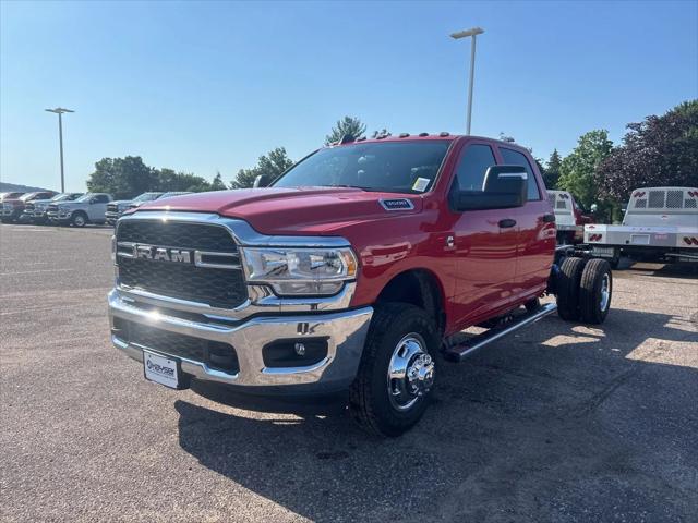 2024 RAM Ram 3500 Chassis Cab RAM 3500 TRADESMAN CREW CAB CHASSIS 4X4 60 CA