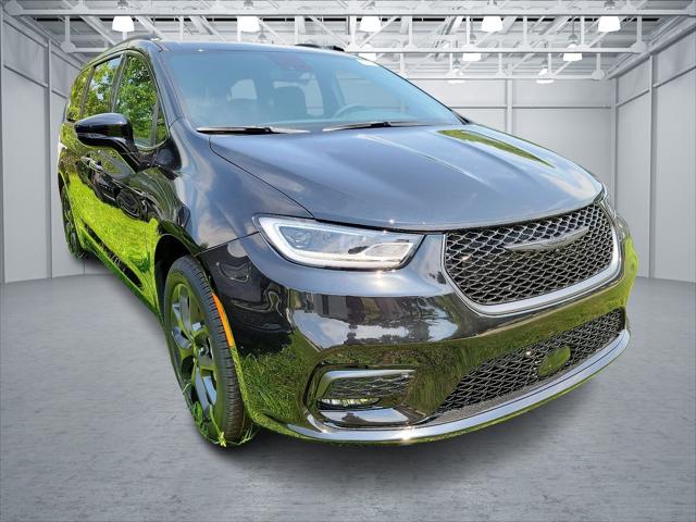 2024 Chrysler Pacifica PACIFICA TOURING L AWD