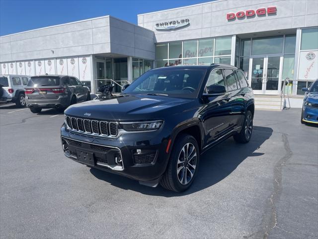 2022 Jeep Grand Cherokee Overland 4x2 2022 Jeep Grand Cherokee Overland 4x2