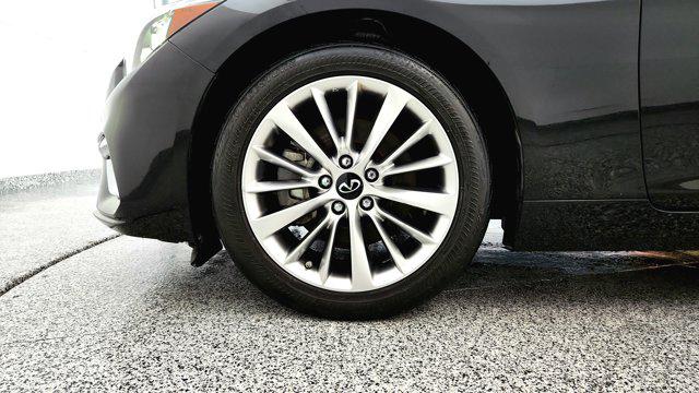 2021 INFINITI Q50 LUXE